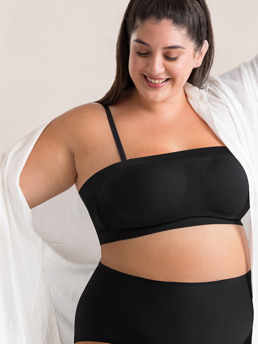 Lifestylefoto van de zwarte Lissea bandeau bh